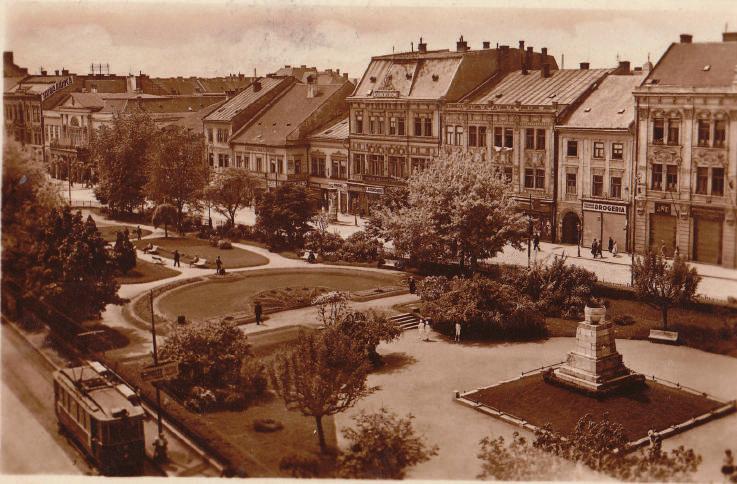 lamosvasutak energiaellátását. De azért egy-egy vasútnál, (példa erre Debrecen), a Siemens és Halske cég végezte el a munkát. A síneket főleg Diósgyőrben, illetve Resicabányán gyártották.