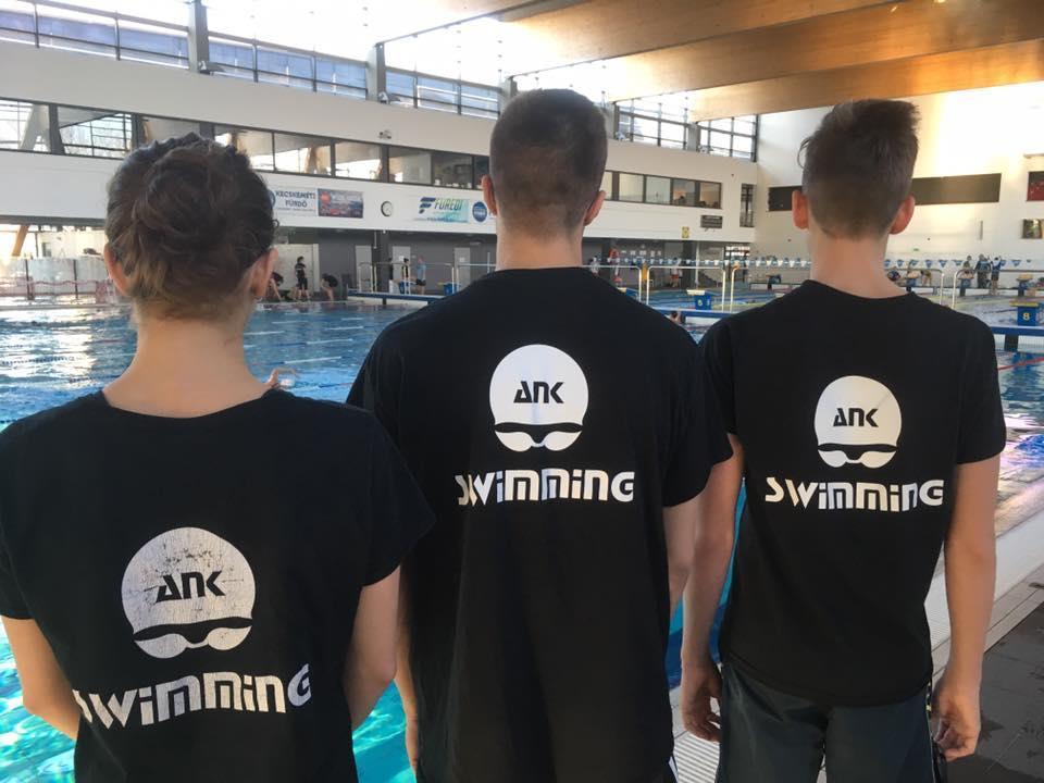 ANK Úszóklub Az ANK Úszóklub 1984. óta működő sportegyesület. 2001. óta közhasznú. Tevékenységi köre: ép és fogyatékos fiatalok úszás sportja. Célcsoportok: 1. Óvodások, iskolások, egyetemisták 2.