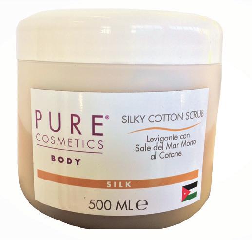 TGST004 SILKY SILKY COTTON SCRUB (holt tengeri sós és selymes peeling) 500 ml A Holt tengeri ásványokkal és természetes olajakkal dúsított sókristályok tisztítják és táplálják a bőrt, puhává,