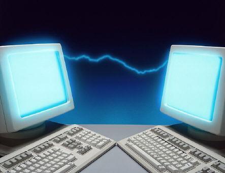 Emberközeli alkalmazások, www Kommunikációs mátrix: Online Offline 1:1 talk mail 1:n irc news Manapság integrálódás (msn, skype, arckönyv.