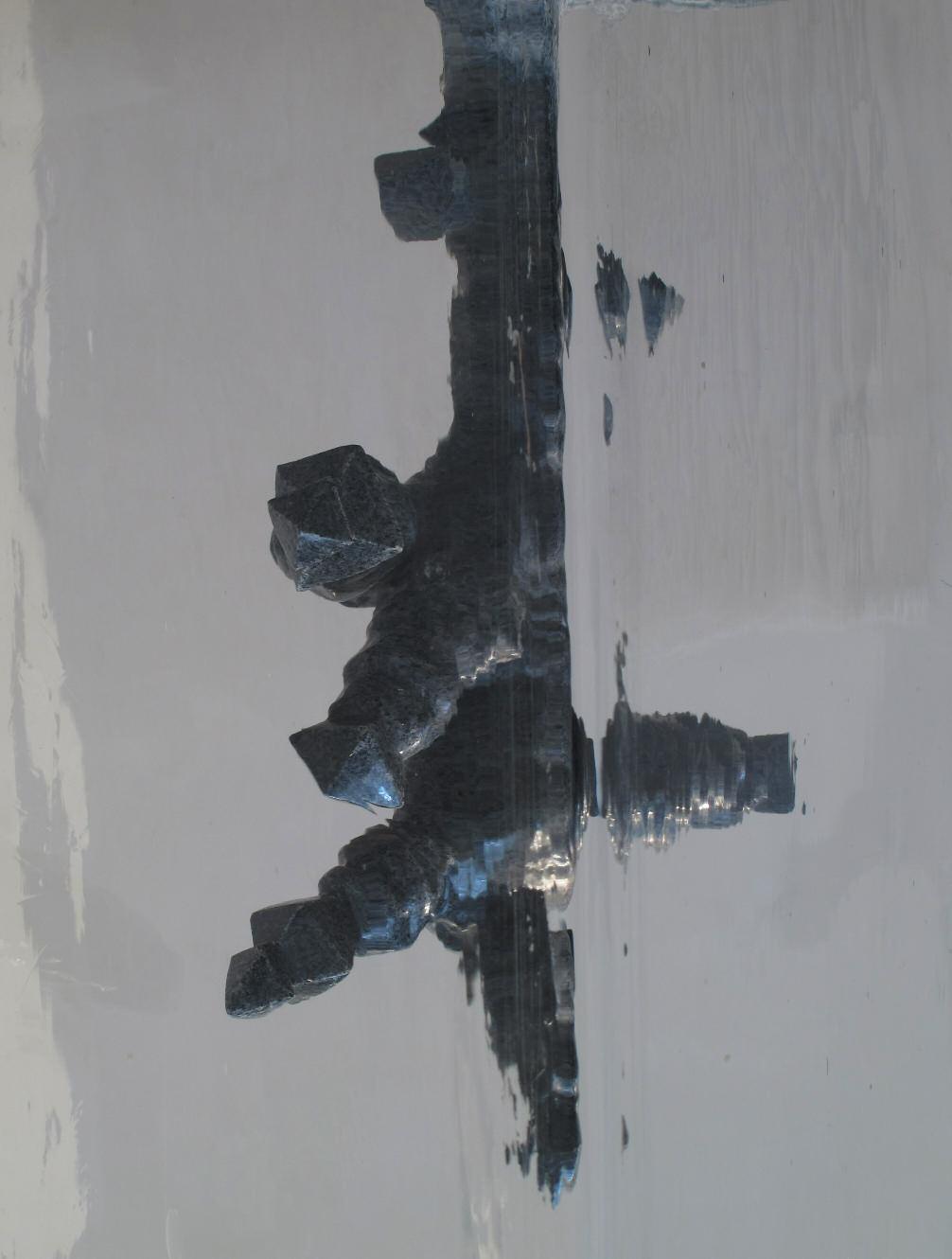 Holdnövény gránit, 44 x 20 x 8 cm, vas