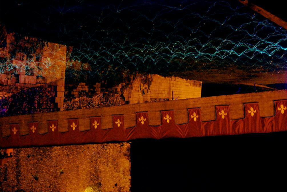 Hullám-tér installáció, Diósgyõri vár,
