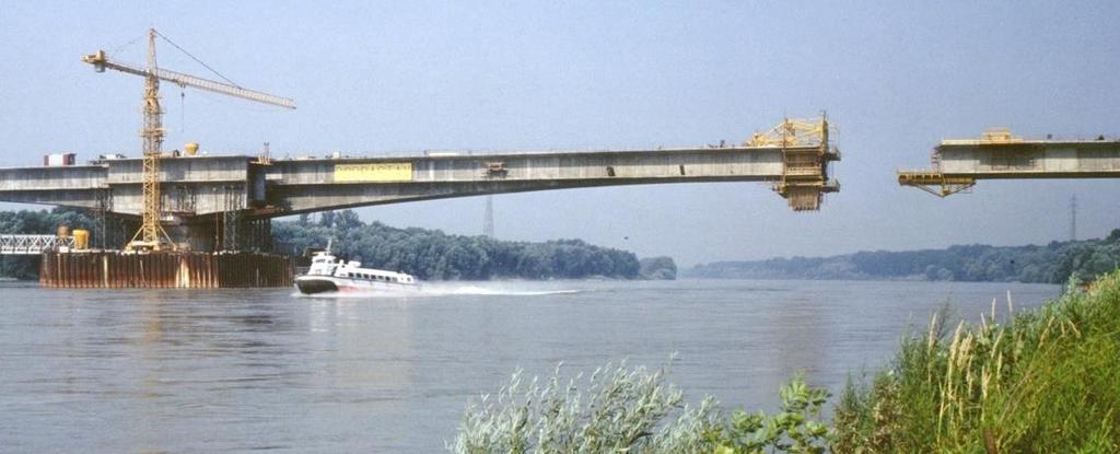 Lafranconi híd Épült: 1985-1991 A híd szabad betonozással készült