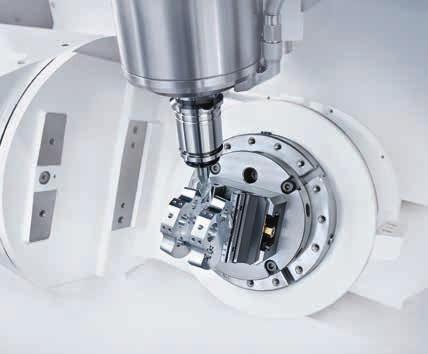 C-frame kivitel optimalizált forgácskihordással _ Pozícionálási pontosság 6 µm** milltap 700 főbb jellemzői gyors és precíz Szabadalmaztatott 0,9 mp-es szerszámcserélő Szerszámcsere idő és