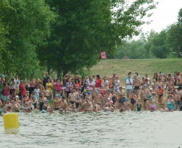 Tisza-tó Átúszóverseny Abádszalók a Tisza-tó idegenforgalmi központja, a vízisportok szerelmeseinek célállomása.