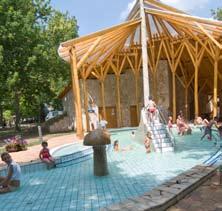 The curative waters fill 7 outdoor pools, one chlorine-free children s pool with water circulation and two indoor ones awaiting bathers all year long. 5309 Berekfürdő, Berek tér 11. Tel.