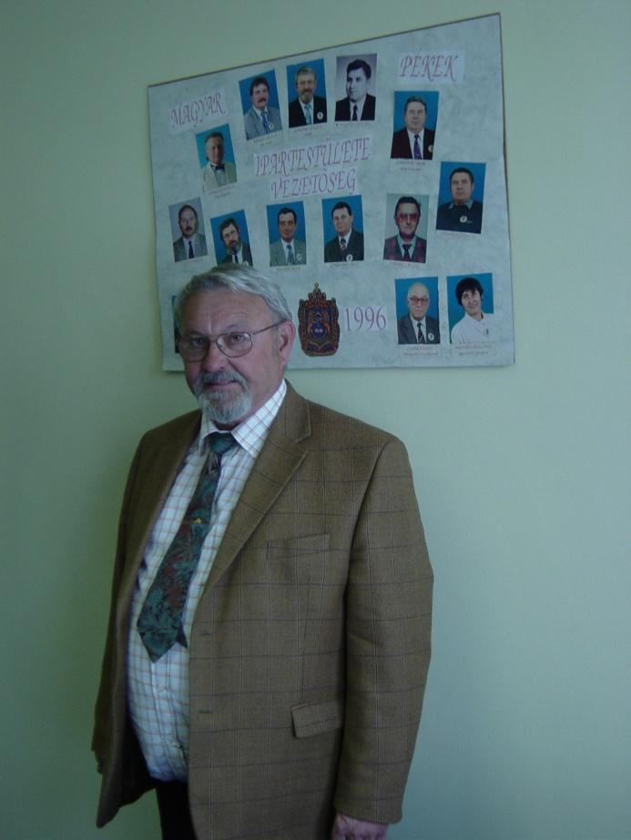 Sem nekem, sem társaimnak nem is volt annyi tartalékunk, hogy félévet biztos jövedelem nélkül megkockáztathattunk volna. A pékség végül is 1985 decemberében beindult és én eljöttem a tsz-től.