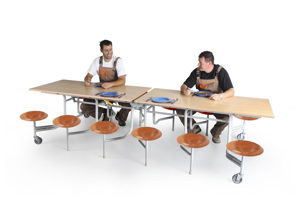 MULTIASZTAL Az összecsukható multiasztal ideális bútor többcélú helyiségekbe. Egy személy is ebédlővé alakíthat egy termet pár perc alatt, utána pedig ismét pár perc, és újra üres a terület.