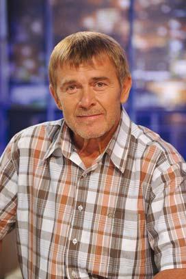 Boróka, hogy megtörje a bátyját sújtó szörnyűséges átkot, egy különös sugallatra csalánból kezd inget szőni a számára. Amíg el nem készül az ing, Boróka nem szólalhat meg.