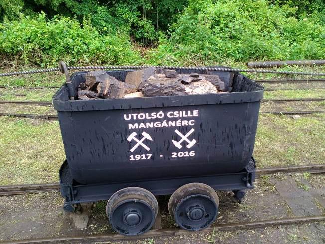 Hírek, események Bezárt az úrkúti mangánércbánya A magyar fociláz kellős közepén ért a hír még 100.