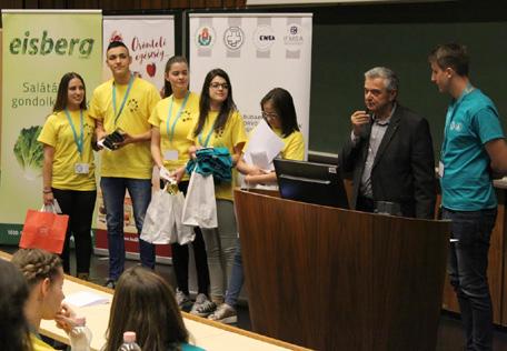 Lions Clubok Magyarországi Szövetsége a klubbal kapcsolatban lévő Szent Imre Optika vállalta a szemüvegek elkészítését. A szemüvegek átadására az iskolában került sor az intézményvezető jelenlétében.