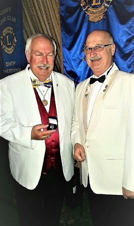 Lions Clubok Magyarországi Szövetsége szuper fehér bot használatának elterjesztéséért tett első lépéseket a centenáriumi évben.