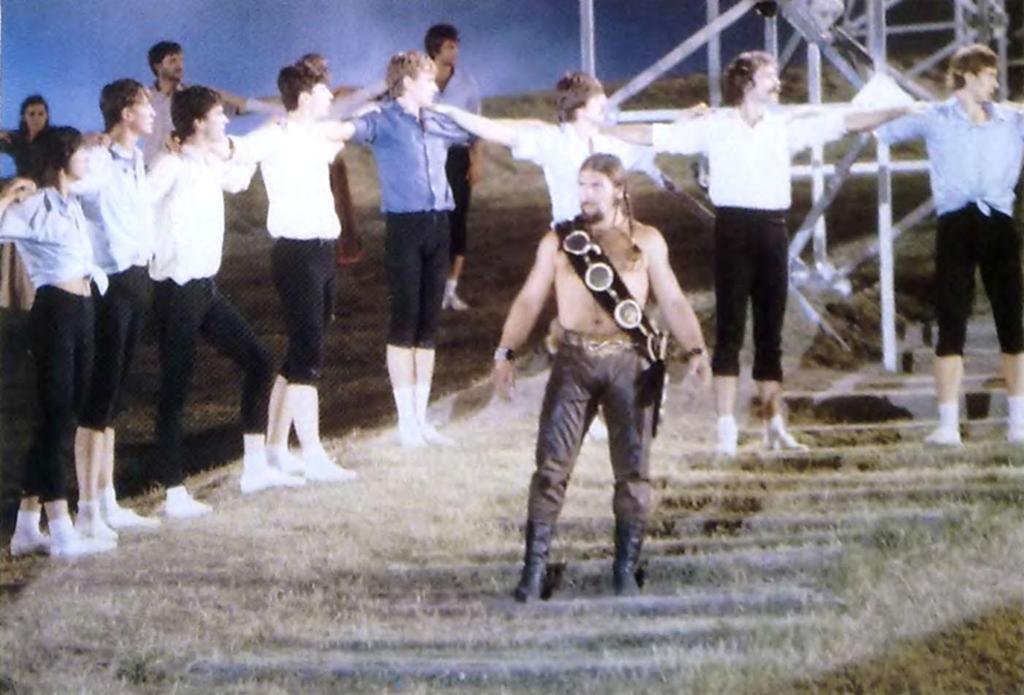 ISTVÁN KIRÁLY HATALMÁNAK ALAPJAI Jelenetek az István, a király című rockoperából, 1983 Több mint 25 éve, 1983.