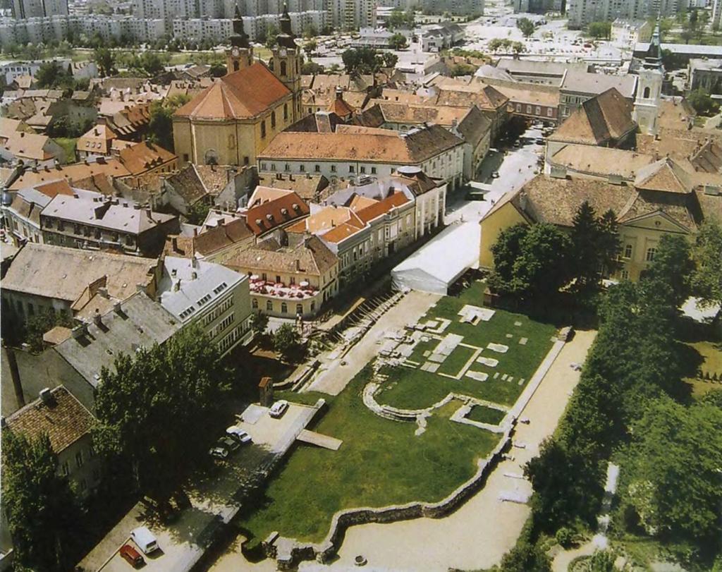 ISTVÁN KIRÁLY AZ UTÓKOR SZEMÉBEN Az új dinasztiaalapító: a szent király A székesfehérvári bazilika romjai.