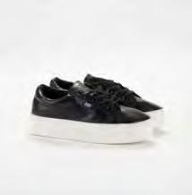 Women's sneaker