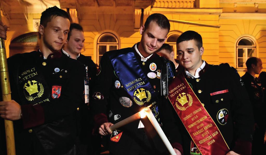 22 One Örökség step Ha Selmec hív Diákhagyományok a Miskolci Egyetemen A Miskolci Egyetemen máig élnek és virágoznak a több száz éves gyökerű selmecbányai diákhagyományok, amelyek különleges és