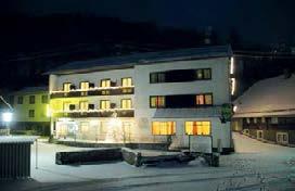 étkezővel, 4 hálószoba, fürdőszoba, pezsgőfürdő. infraszauna, külön WC Chalet Wellness: 100 m 2, 8 fő, teljesen felszerelt konyha, nappali étkezővel, 4 hálószoba, fürdőszoba, pezsgőfürdő.