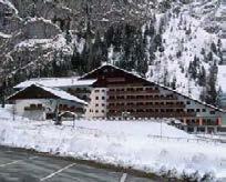 A Marmolada 3342 méteres magasságával a Dolomitok legmagasabb csúcsa, északi oldalán található a Dolomitok legnagyobb gleccsere.