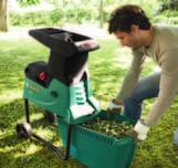 Faápolás 37 Rendezett és takaros. Bosch kerti gépek faápoláshoz. A rendezett kerthez nagyon fontos a megfelelő metszőolló, fűrész és szecskázó. A Keo akkus kerti fűrész nagyon sokoldalú és hatékony.