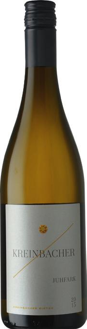 wine fridge at home. Blumiger Duft mit gelben Früchten, sein Geschmack ist mineralisch und reich an Basaltnoten. Frisch und lustig ist er auch aromatisch.
