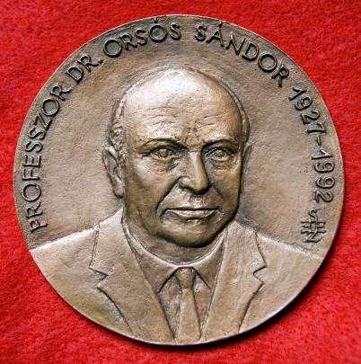 Minden orvosi szakma presztízse egyenesen arányos az általa termelt halottak számával.