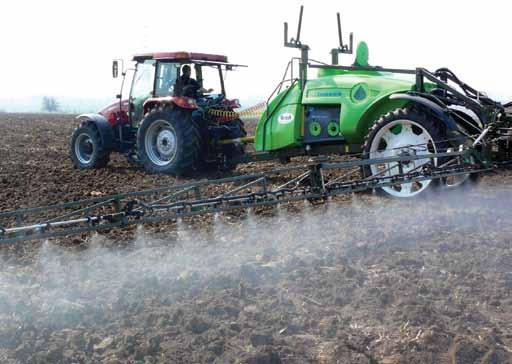 permetezőgéppel 200 400 l/ha vízmennyiséggel juttatjuk