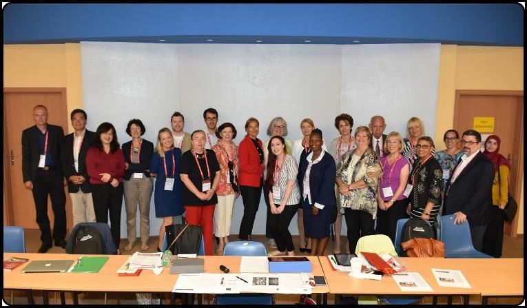 IFLA GB második ülése Az IFLA Tudásmenedzsment Szekciójának állandó bizottsága A konferencia kiemelkedő eseményei voltak a reggelenként megszervezett plenáris ülések, ahol a lengyel könyvtárak és