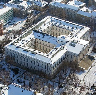 A stílusváltás a 19. század elején indult el, amikor a megerősödő köznemesség és a városi polgárság is igényelte az új stílus megjelenését.