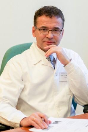 Gerber, Gábor Dr. Gerber Gábor 1960-ban született. Fogorvosdoktori diplomáját 1983-ban szerezte a Semmelweis Orvostudományi Egyetemen.