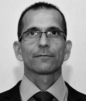 Szabó, Róbert Diploma: 1992 SZOTE Munkahelyek: 1992-1994 SZOTE Fogászati Klinika, 1994- Min-Dent 69 Bt Szakterület: 3D diagnosztika, computer-asszisztált implantáció, lézerterápia.