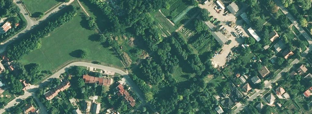 terület Gárdony város Agárd település-részén a beépítésre szánt területen, Gárdonyi Géza utca mellett helyezkedik el. A területre vonatkozóan a hatályos szabályozási terv 2016-ban lépett hatályba.
