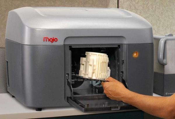 d., 3D nyomtató Háromdimenziós tárgyakat képes alkotni
