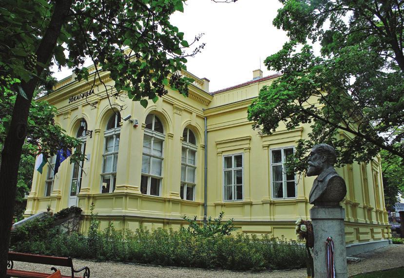 Jókai Mór: A kőszívű ember fiai szereplői lelkének mélyére tekint Jókai Mór életpályája és művei 1. Jókai Mór Komáromban született 1825. február 18-án, és Jókay Móric néven anyakönyvezték. 1848.