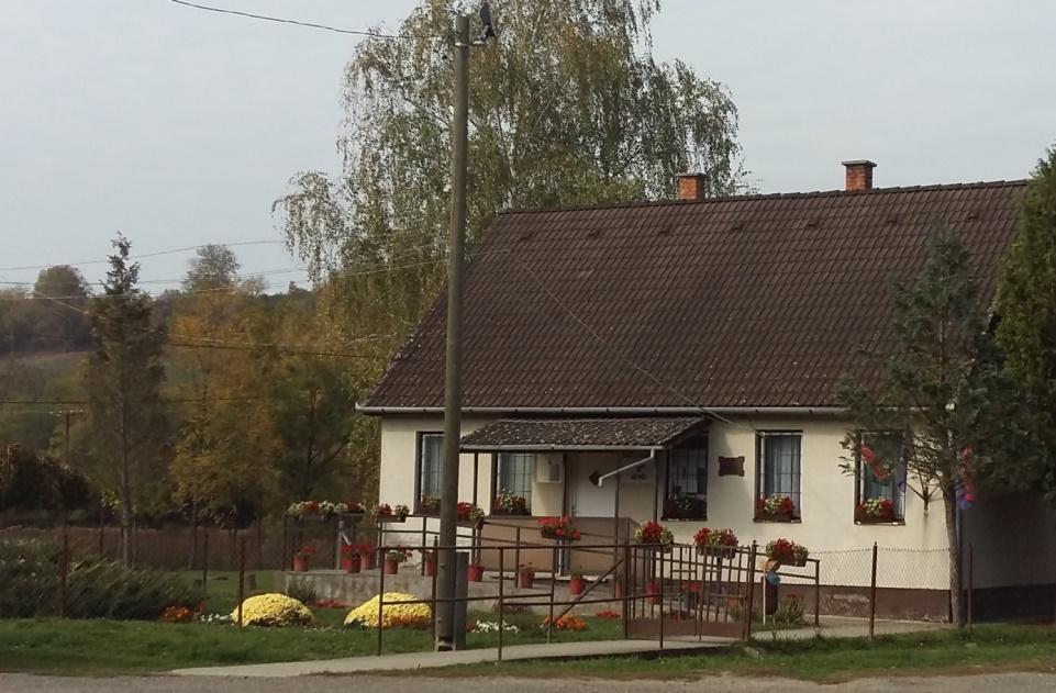 Intézménykertek Polgármesteri Hivatal kertje Maga a közpark.