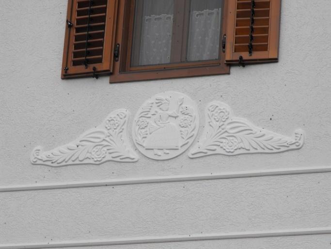 a sötétbarna.