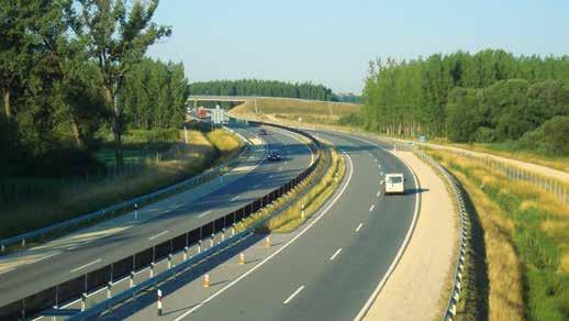 000 t Aszfalt / Asphalt 43 000 m 3 Beton / Concrete 1 200 000 m 3 Földmunka /