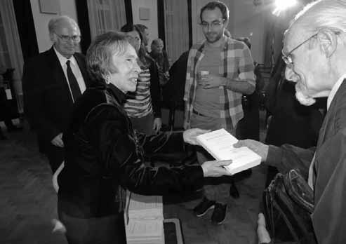 Kájoni János, Mikes Kelemen, Felsőcsernátoni Bod Péter, Misztótfalusi Balról: Kötő József és Gergely István Czetz János emlékplakett Kis Miklós, Körösi Csoma Sándor, Bolyai Farkas, Arany János,
