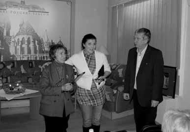 Erdélyi Örmény Gyökerek Advent 2017. január-február 2016. december 8-án a Belvárosi Polgári Szalon adventi gyertyagyújtásra hívta meg közönségét.
