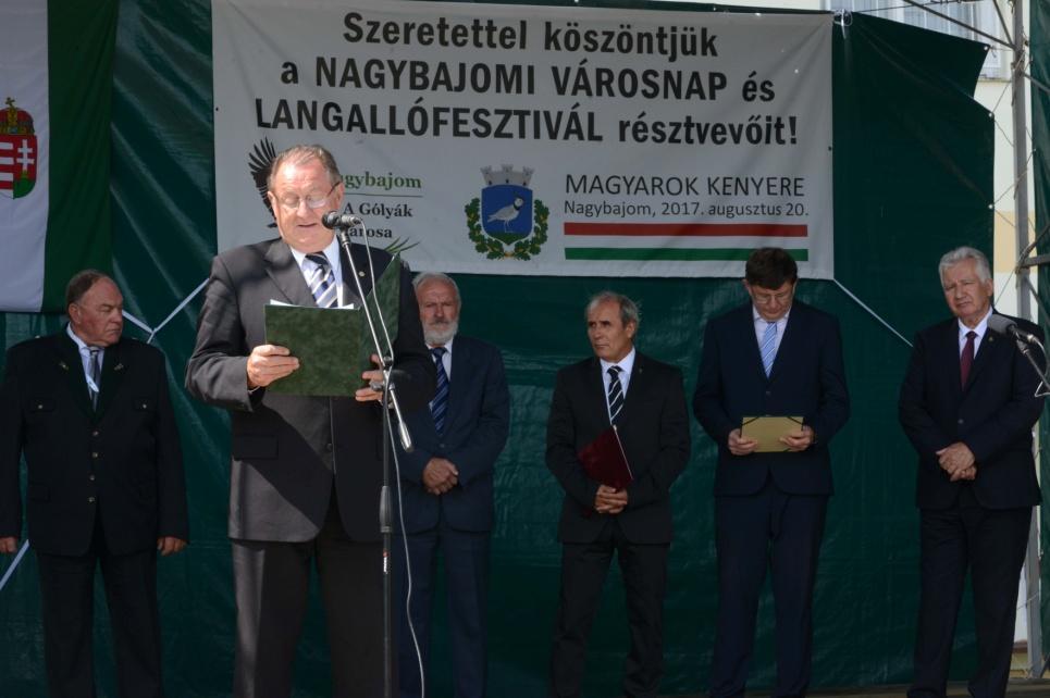 amelynek a történelem során mindig meg kellett küzdenie létéért.