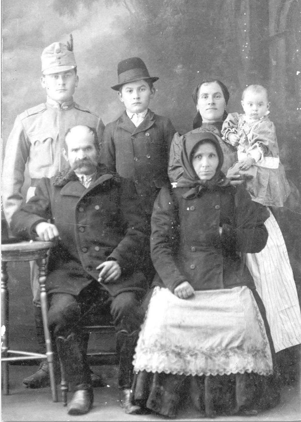 B 57 1. András * 1878, Jázova 2. Rozália * 1881, Tiszaszentmiklós Bálint József * ~1845, Torontálmonostor 1. Czene Teréz * ~1851 1900. 05. 23. 1. Mihály * 1877, Csóka 2.