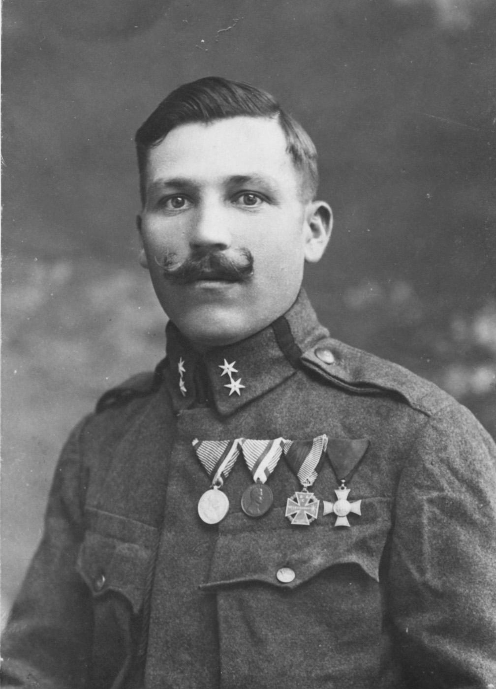 336 Bácsgyulafalva családkönyve Somosi Anna Bába Ferenc Somosi István * ~1862, Csonoplya 1941. 05. 29. Mándity Teréz * 1.