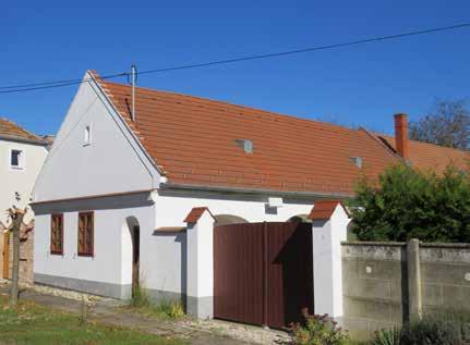 82 Muzsaji utca kanyarában a Fertő-táj építészeti
