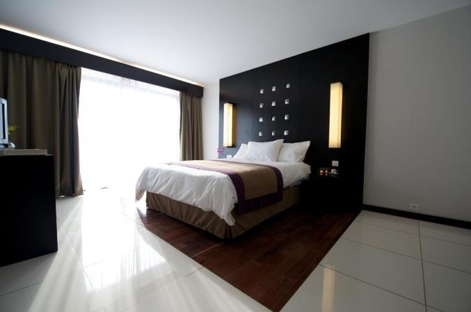 9/10 Szállás: Hotel Tahiti Nui ***(Avenue du Prince Hinoi, 98713 Papeete, Francia Polinézia) utcára néző standard kétágyas szobákban Elhelyezkedés: