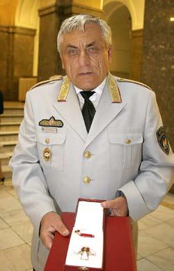 Portré Pantali Zoltán nyugdíjban Ez év június 17-én nyugdíjba vonult dr. Pantali Zoltán bv. dandártábornok, a Sopronkőhidai Fegyház és Börtön parancsnoka.