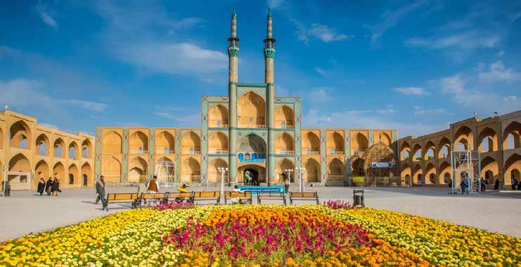 KULTÚRA ÉS LÁTNIVALÓK IRÁN PERZSA EMLÉKEK 1. nap Elutazás menetrend szerinti repülőjáratokkal, átszállással a mintegy 14 millió lakosú iráni fővárosba, Teheránba. Éjszaka a repülőgépen. 2.