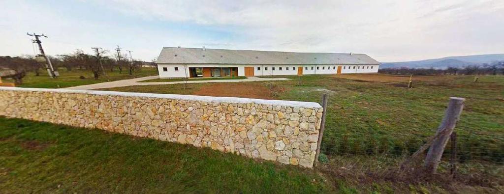 20 Építészeti karakterek bemutatása Köveskál, ipari-mezőgazdasági üzemi területek Köveskálon, több helyen, a
