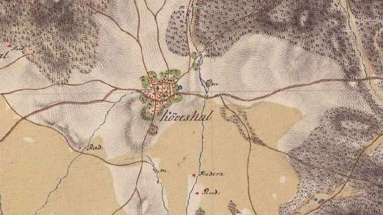 Köveskál község Veszprém megyében, a Tapolcai járásban fekszik. Köveskál a Balaton-felvidéken, a Káli-medencében található, a Balaton partjától mintegy 7 kilométerre északra.
