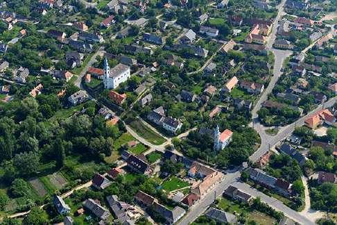 A kipusztult szőlőket 1935-re pótolták. 1785-ben 823 lakosa volt Köveskálnak.