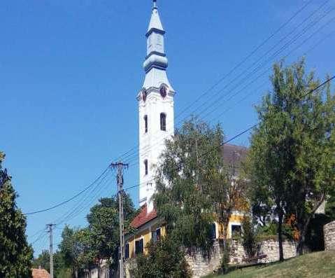 Mária Teréziától kapott templomépítési jogot a település.