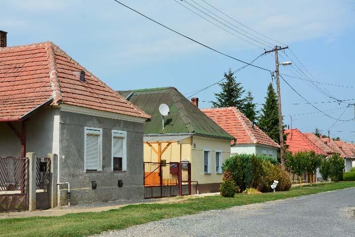 A magastető erre az éghajlatra a legjellemzőbb, hiszen az esőtől és hótól ez védi meg a legjobban az